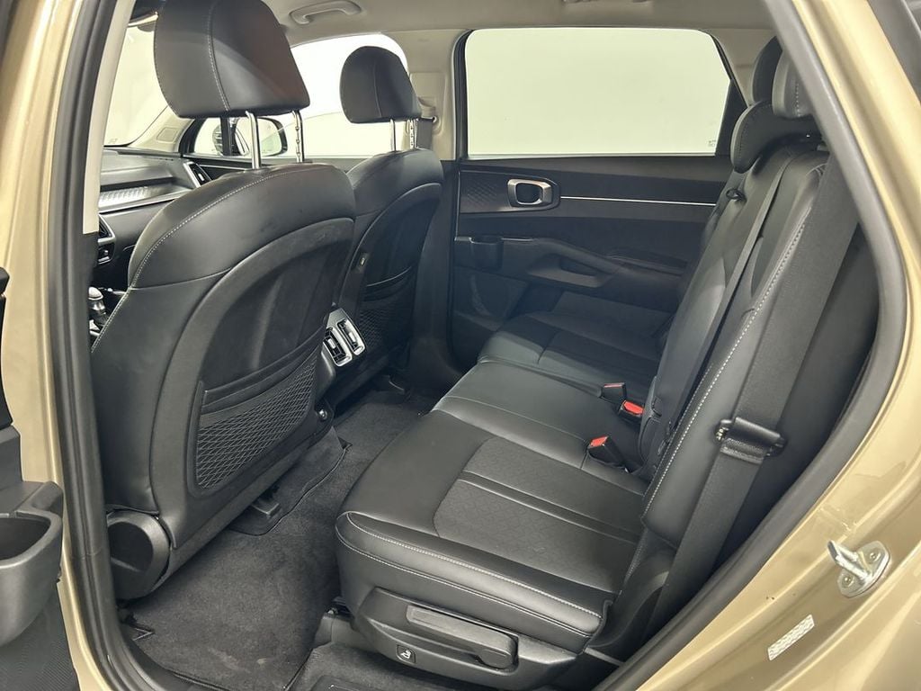 2021 Kia Sorento S - Photo 19