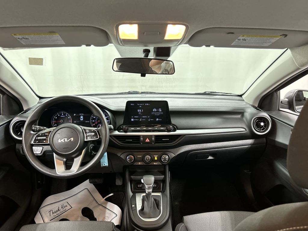2023 Kia Forte LXS - Photo 18
