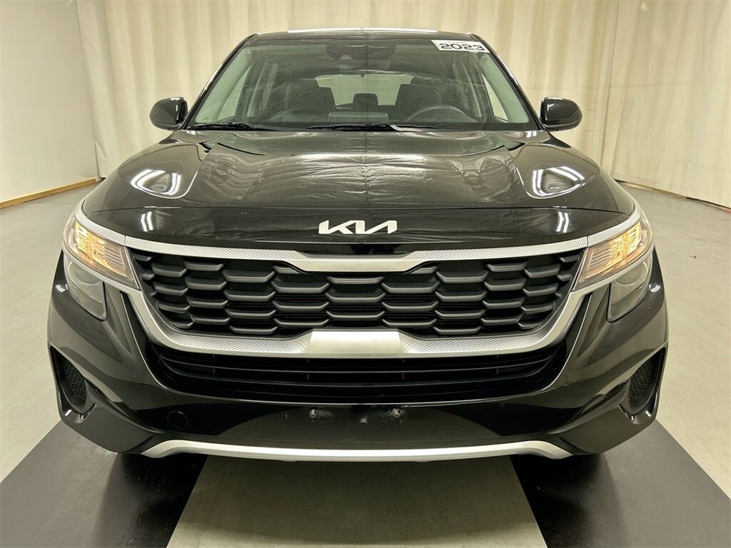 2023 Kia Seltos LX photo 3