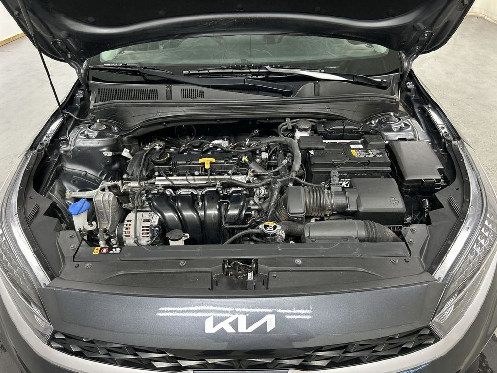 2023 Kia Forte LXS - Photo 23