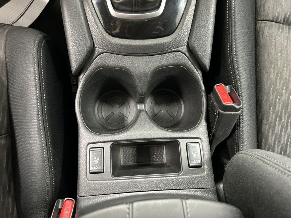 2019 Nissan Rogue SV - Photo 17