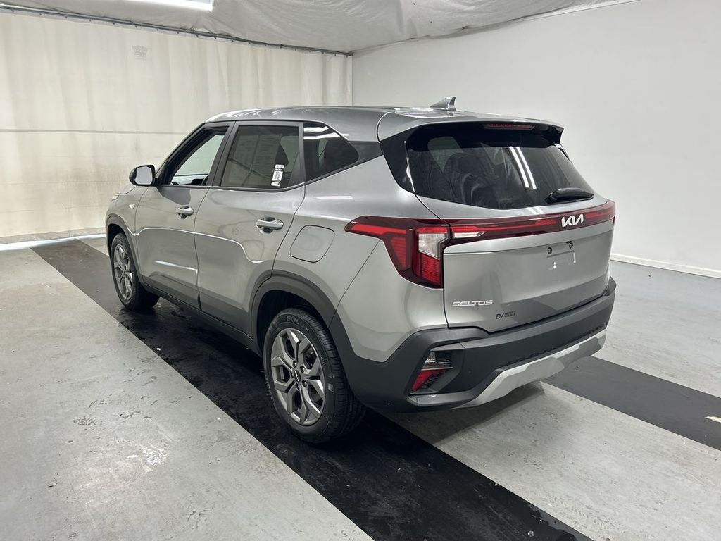 2024 Kia Seltos LX - Photo 7