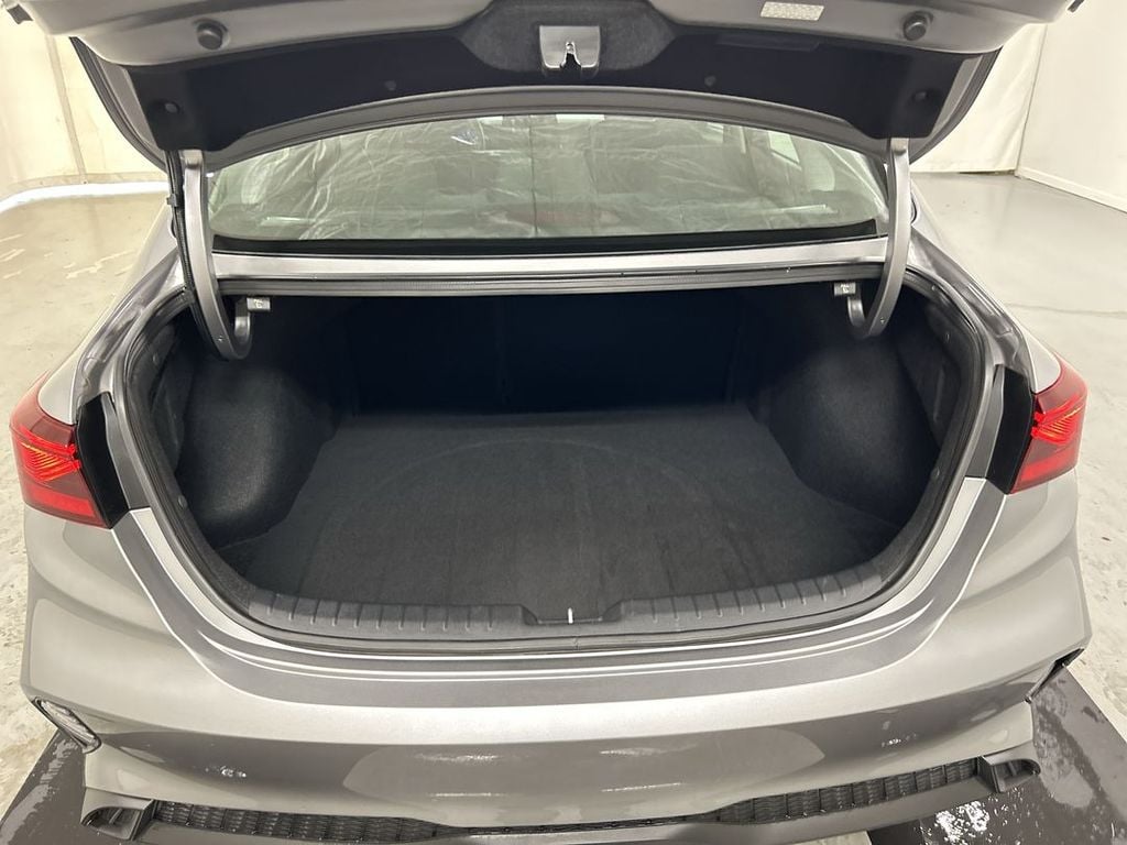 2023 Kia Forte LXS - Photo 21