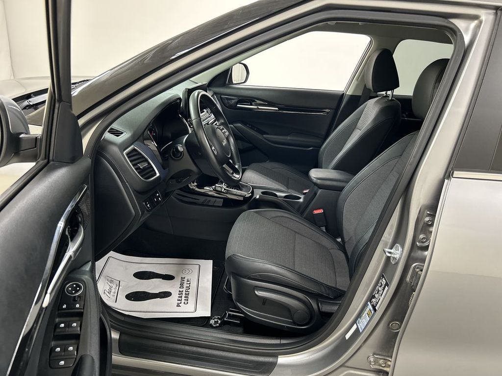 2023 Kia Seltos S - Photo 9