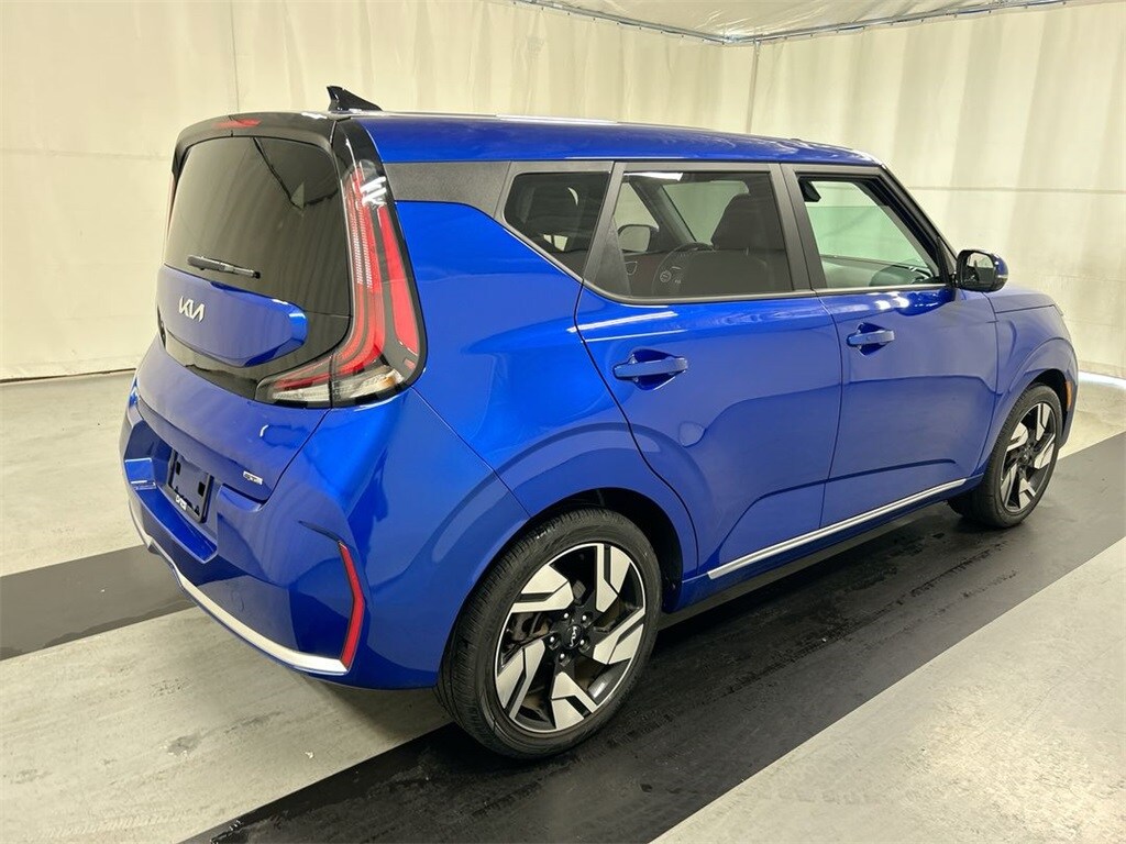 2023 Kia Soul GT-Line photo 2