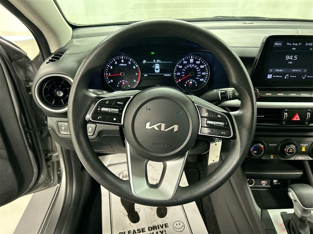 2023 Kia Forte LXS photo 4