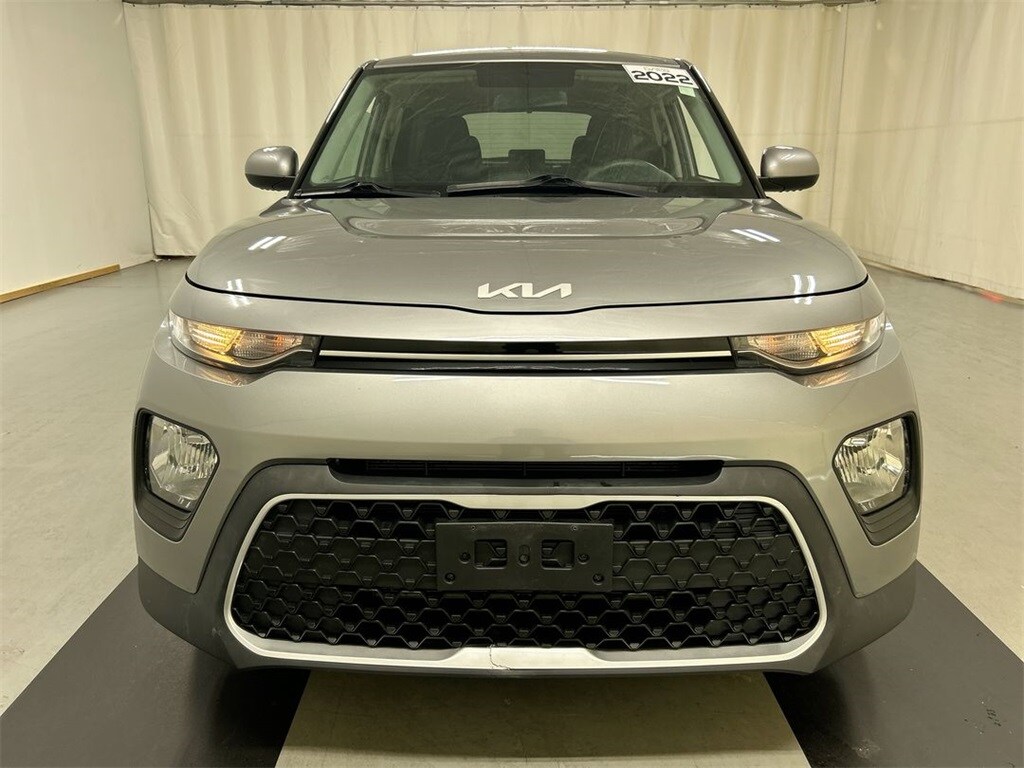 2022 Kia Soul LX photo 2