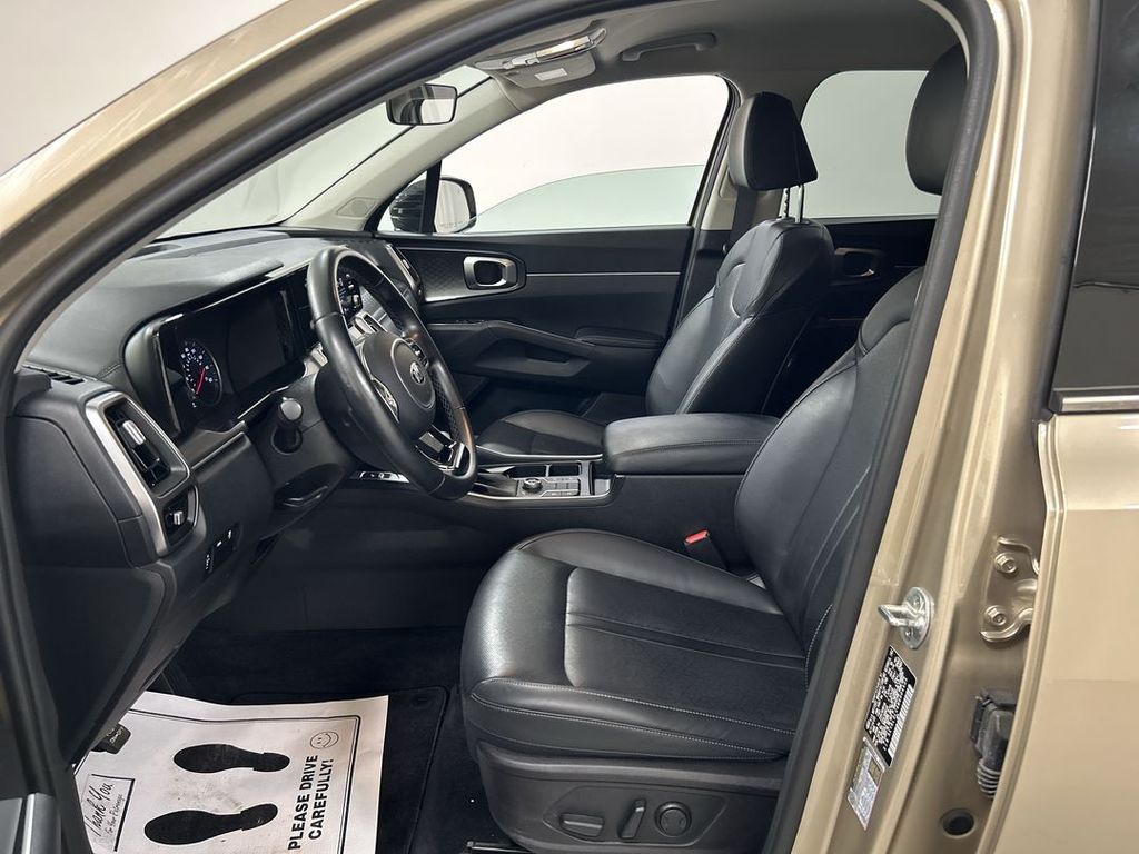 2021 Kia Sorento S - Photo 9