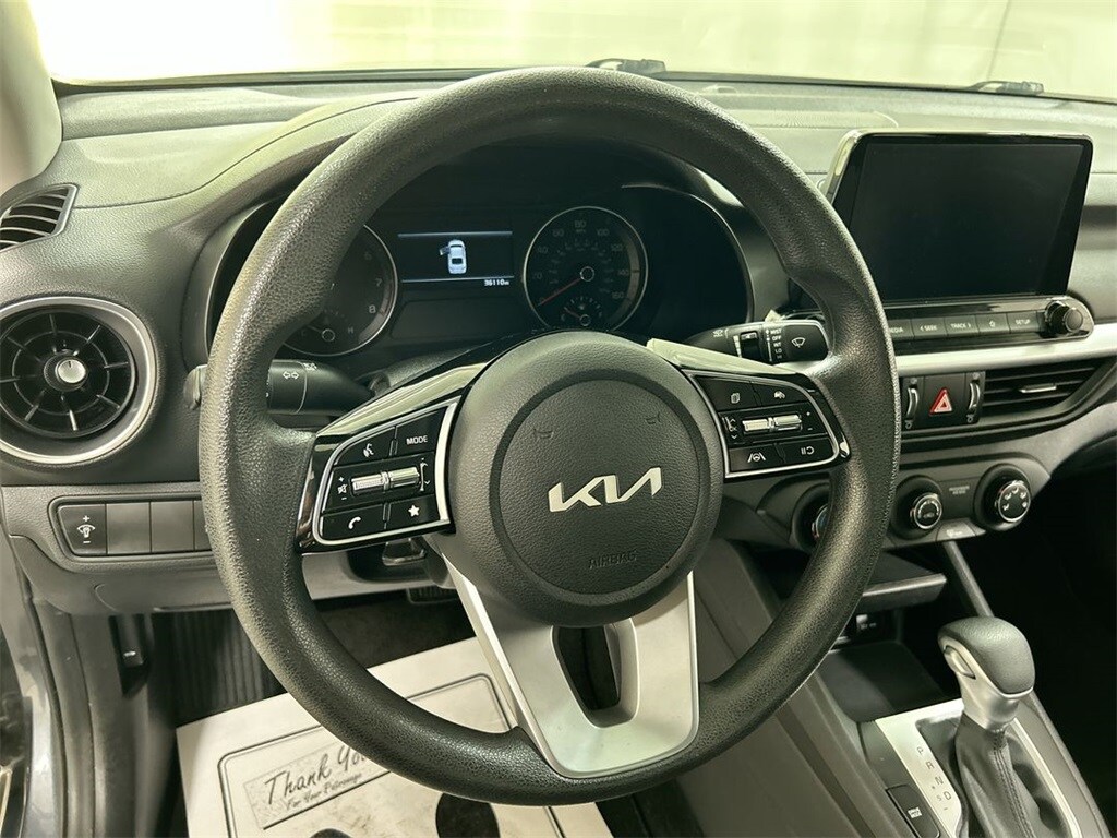2023 Kia Forte LXS photo 3