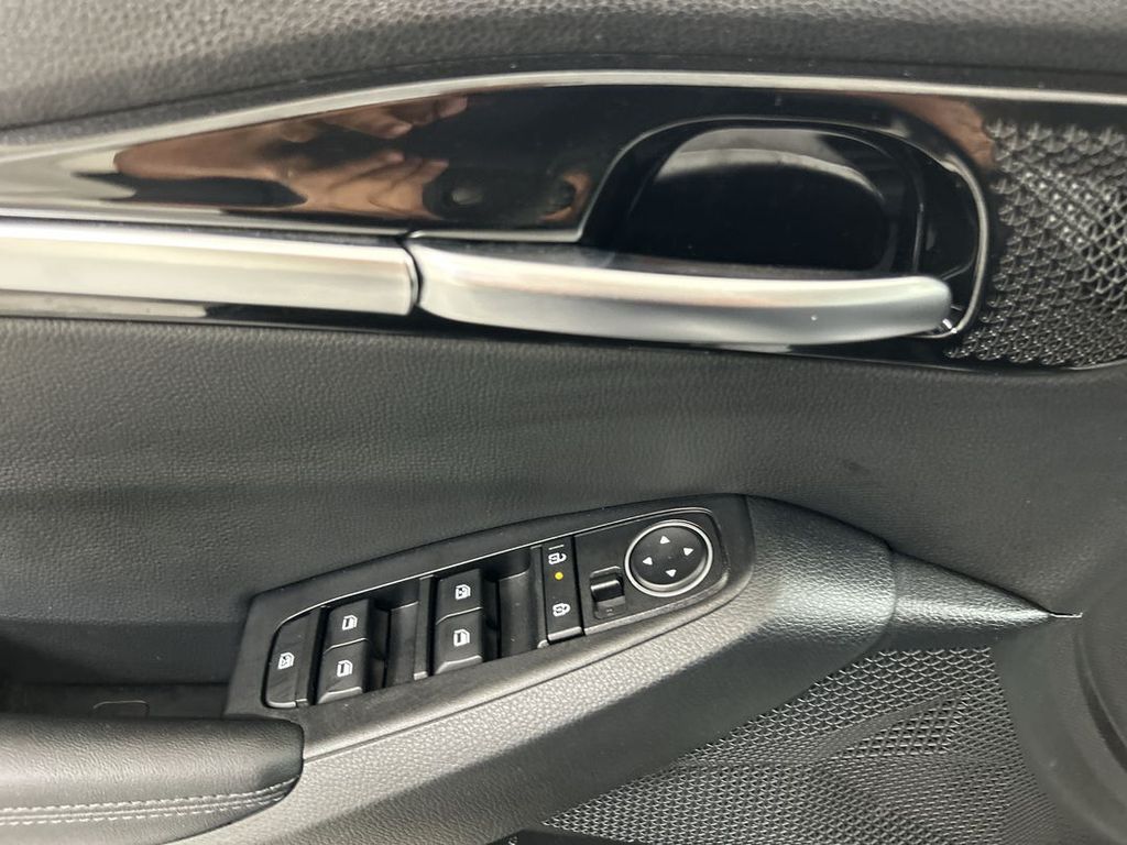 2025 Kia Seltos S - Photo 11