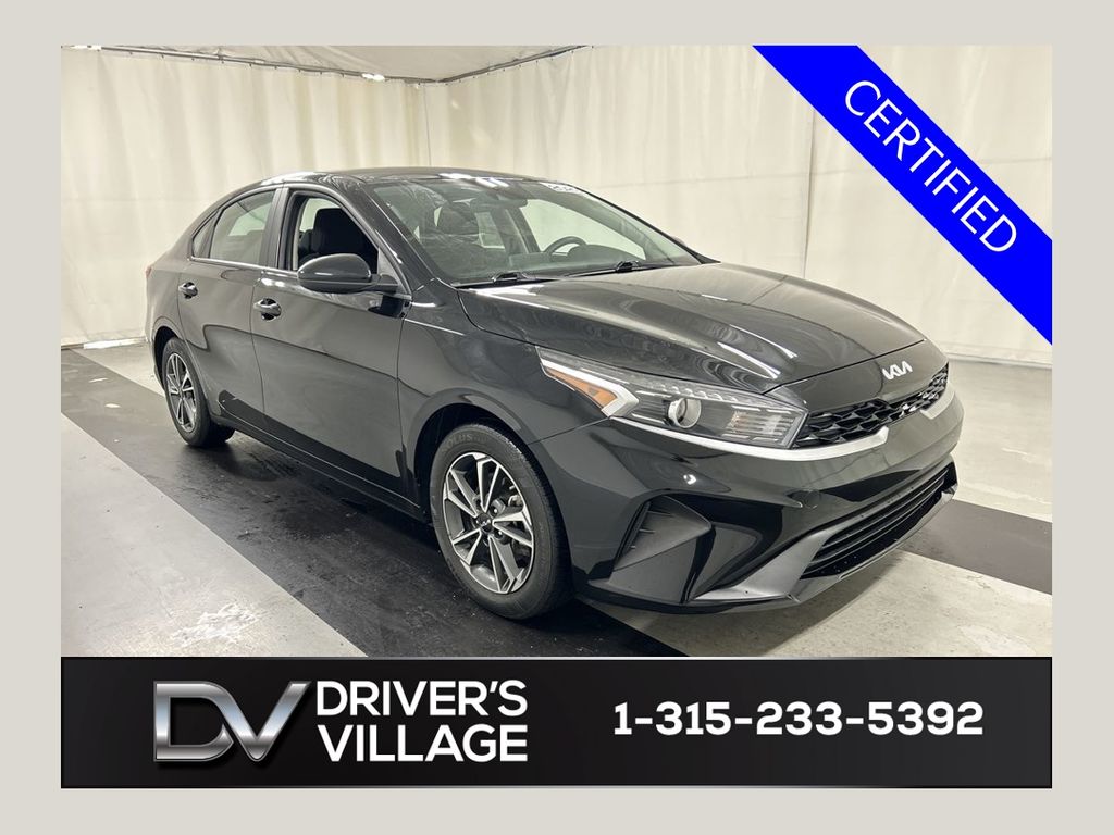 2023 Kia Forte LXS AT's photo