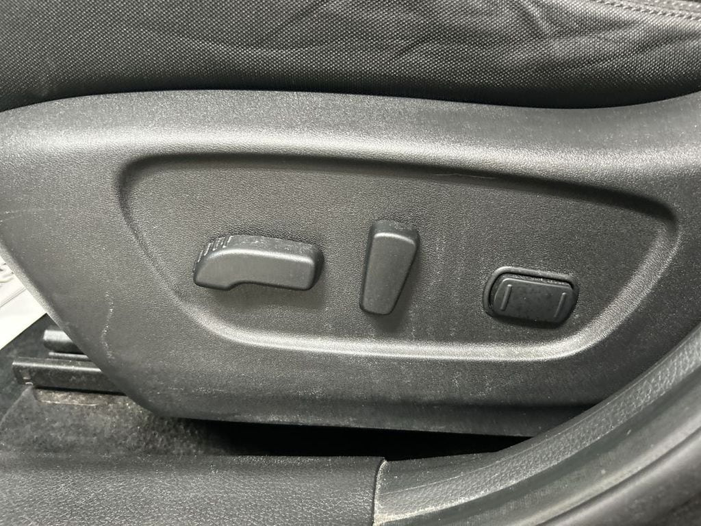2019 Nissan Rogue SV - Photo 10