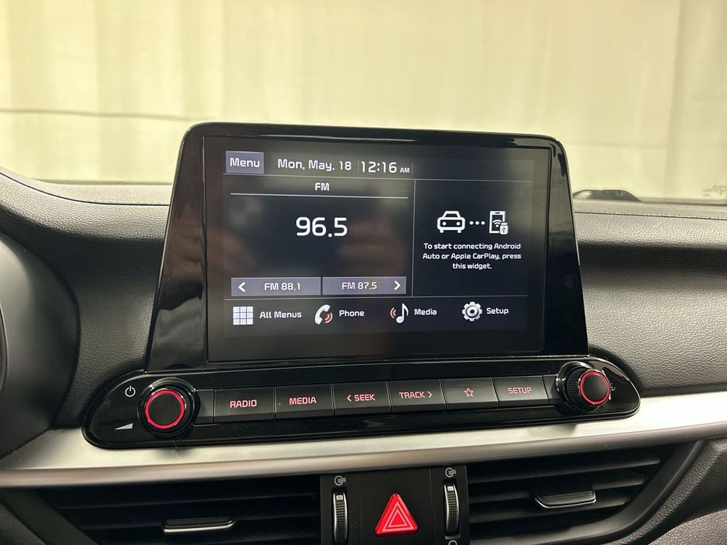 2023 Kia Forte LXS - Photo 14