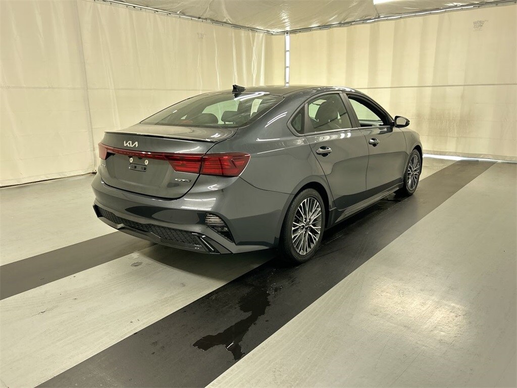 2023 Kia Forte GT-Line photo 2