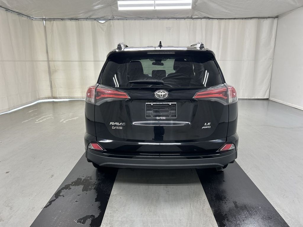 2017 Toyota RAV4 LE - Photo 20