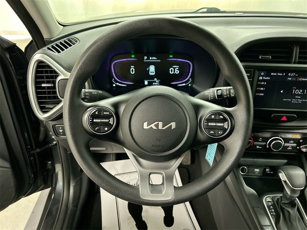 2023 Kia Soul LX photo 3