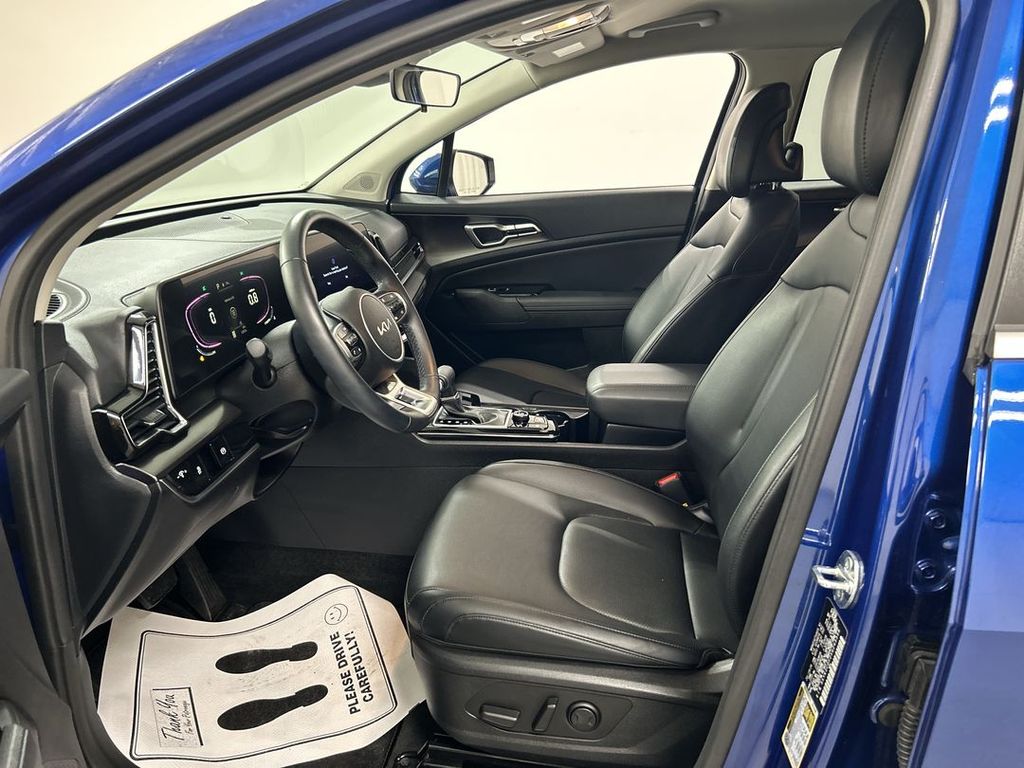 2025 Kia Sportage EX - Photo 9