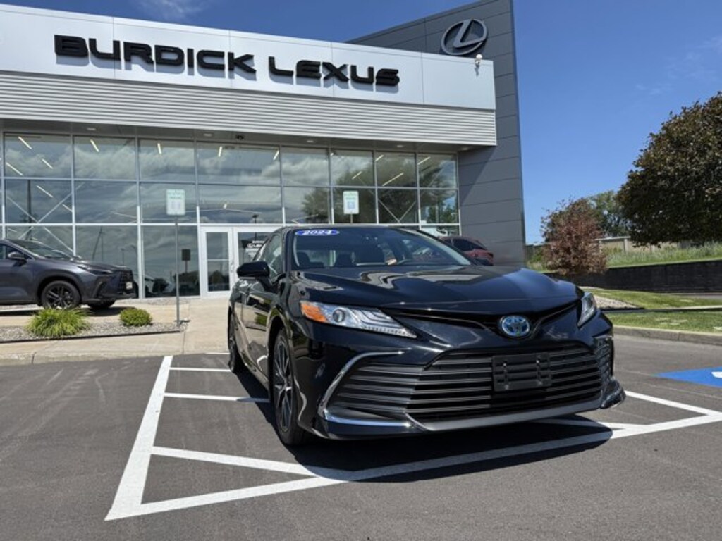 Used 2024 Toyota Camry Hybrid XLE Sedan