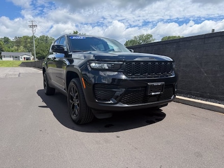 2025 Jeep Grand Cherokee Altitude 4x4 SUV