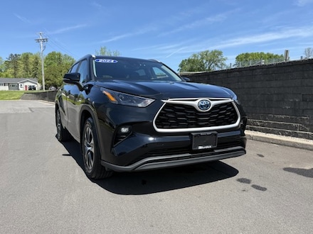 2024 Toyota Highlander Hybrid XLE AWD SUV