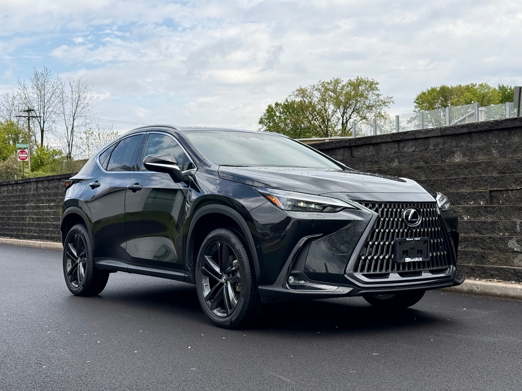 2022 Lexus NX 450h+ 450+ Luxury AWD's photo
