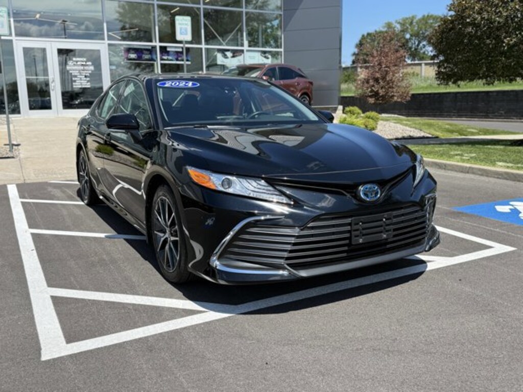 Used 2024 Toyota Camry Hybrid XLE Sedan