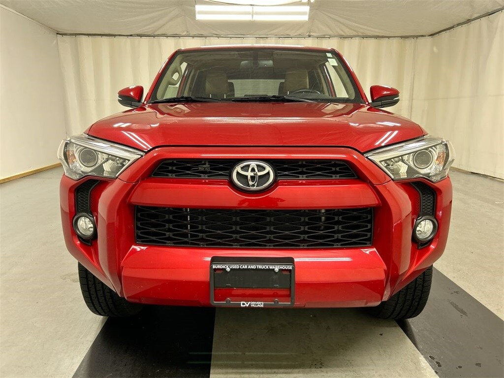 2019 Toyota 4Runner SR5 photo 3