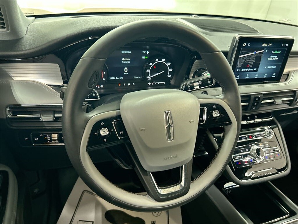 2022 Lincoln Corsair Standard photo 4