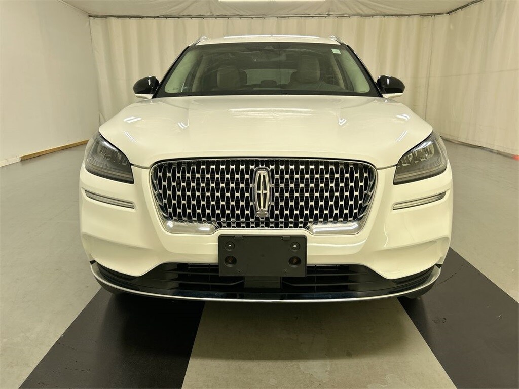 2022 Lincoln Corsair Standard photo 3