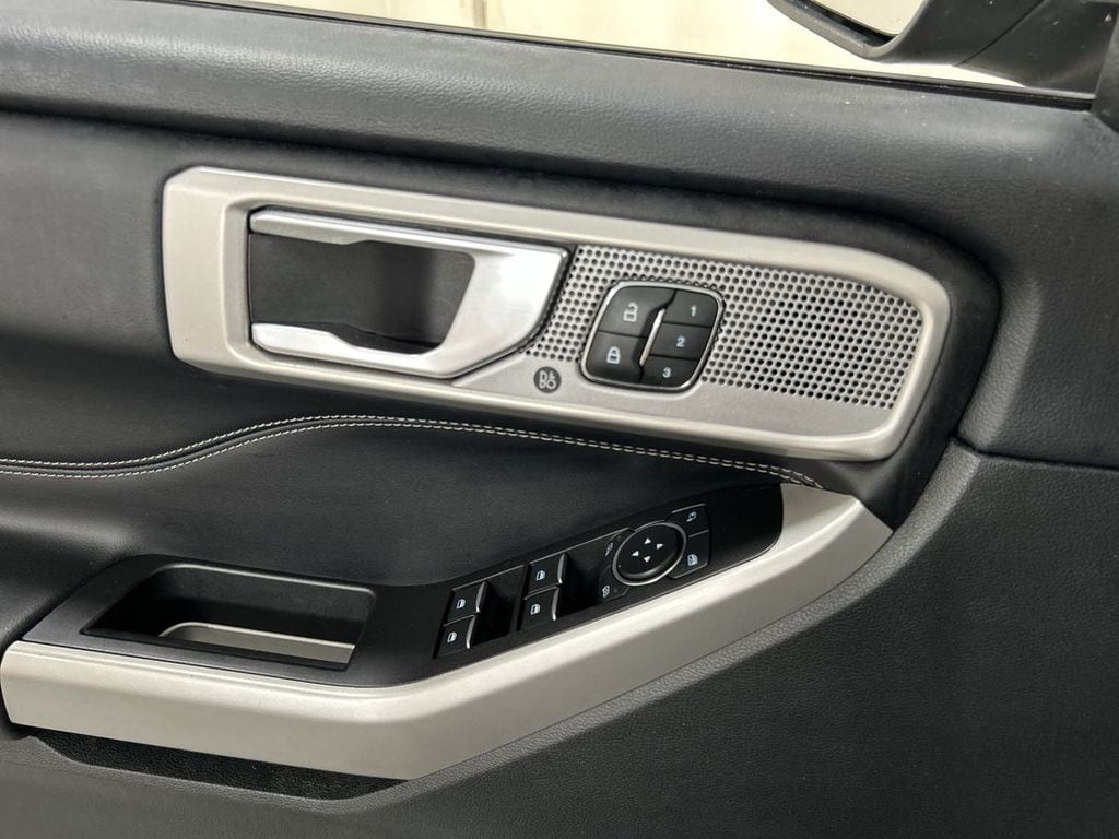 2022 Ford Explorer Limited - Photo 11