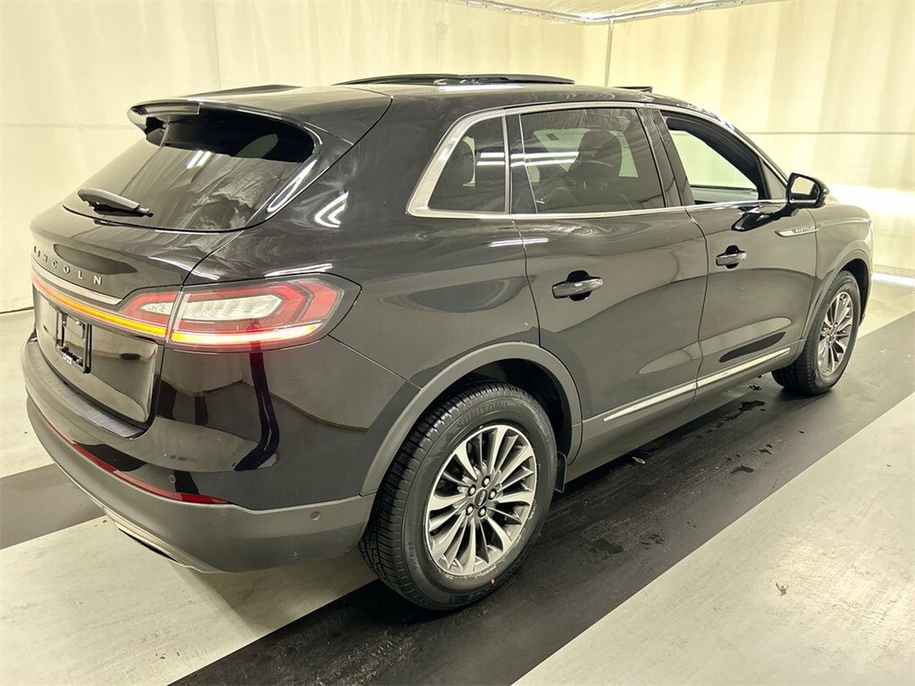 2022 Lincoln Nautilus Reserve photo 2