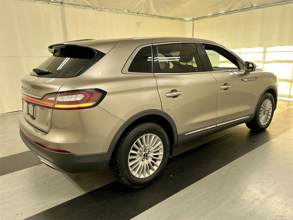 2020 Lincoln Nautilus Standard photo 2