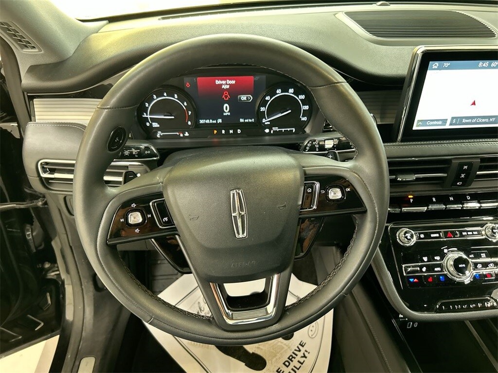2022 Lincoln Corsair Standard photo 4