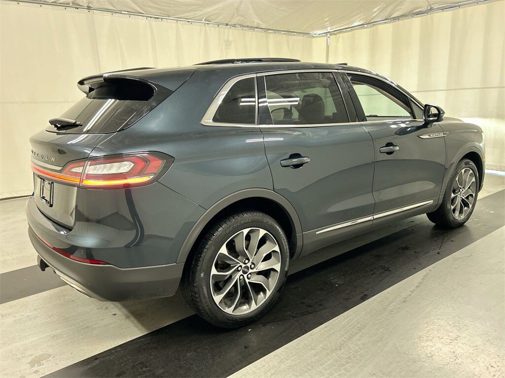 2022 Lincoln Nautilus Reserve photo 2