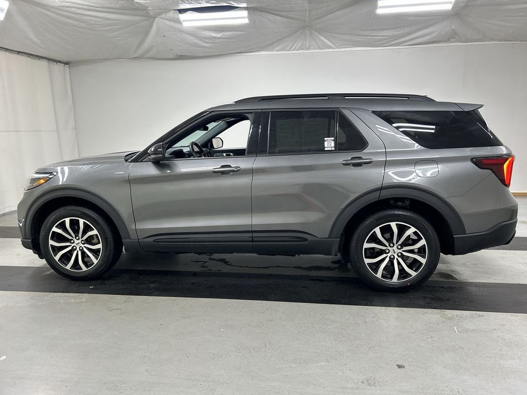 2026 Ford Explorer ST-LINE - Photo 6