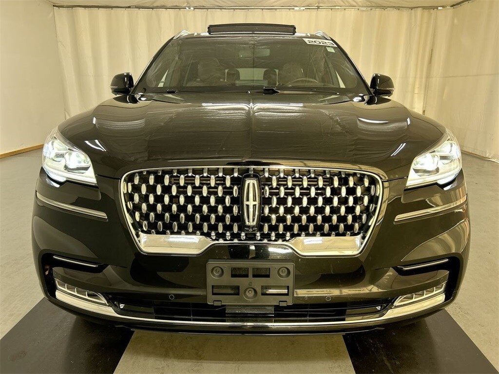 2023 Lincoln Aviator Black Label photo 2
