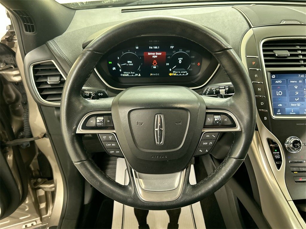 2020 Lincoln Nautilus Standard photo 4