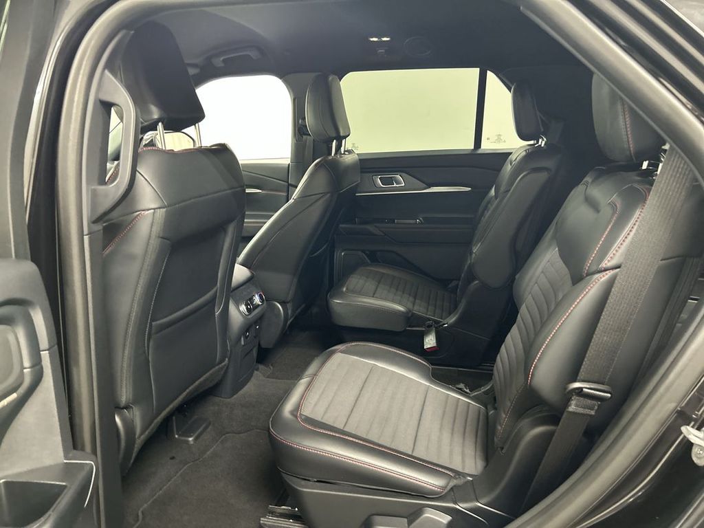 2026 Ford Explorer ST-LINE - Photo 20