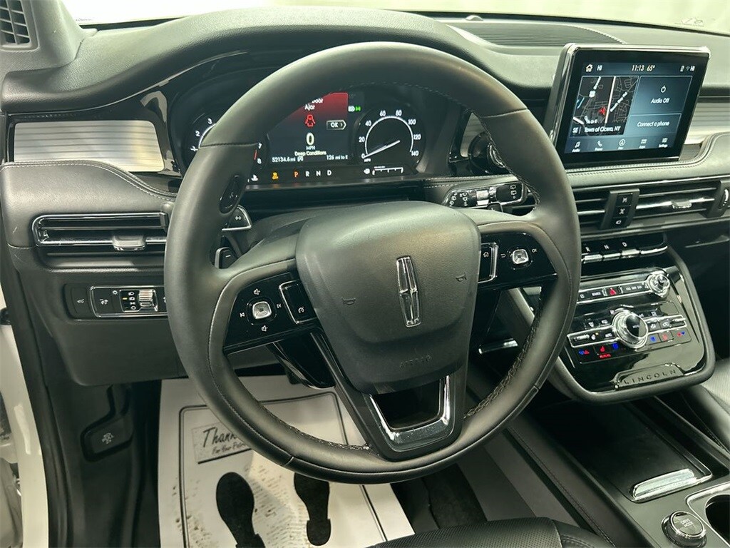 2022 Lincoln Corsair Standard photo 3