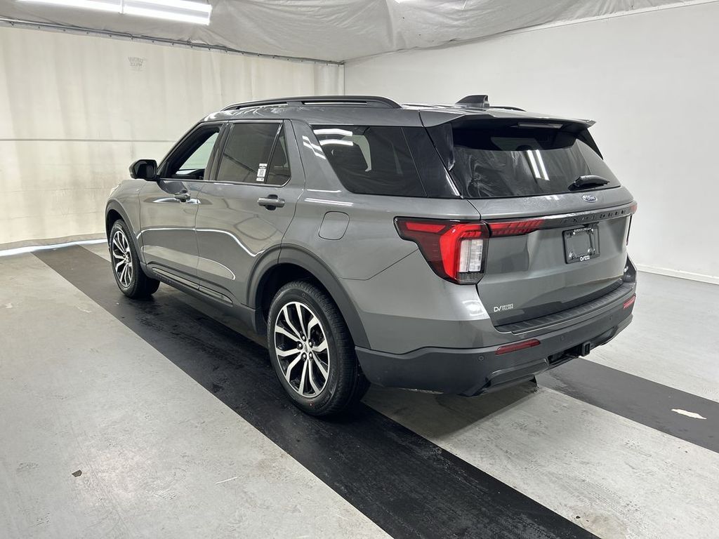 2026 Ford Explorer ST-LINE - Photo 7