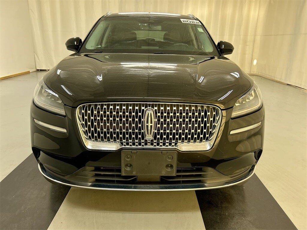 2022 Lincoln Corsair Standard photo 3