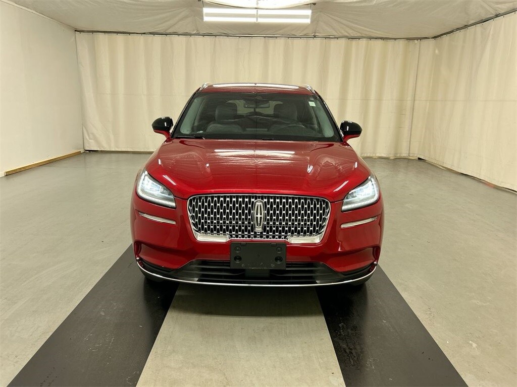 2022 Lincoln Corsair Standard photo 3