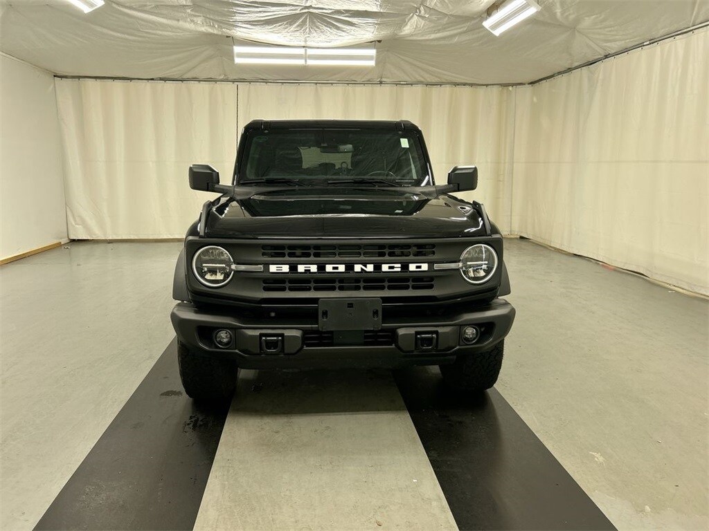 2023 Ford Bronco Black Diamond photo 3