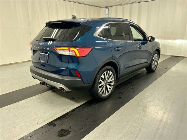 2020 Ford Escape Titanium photo 2