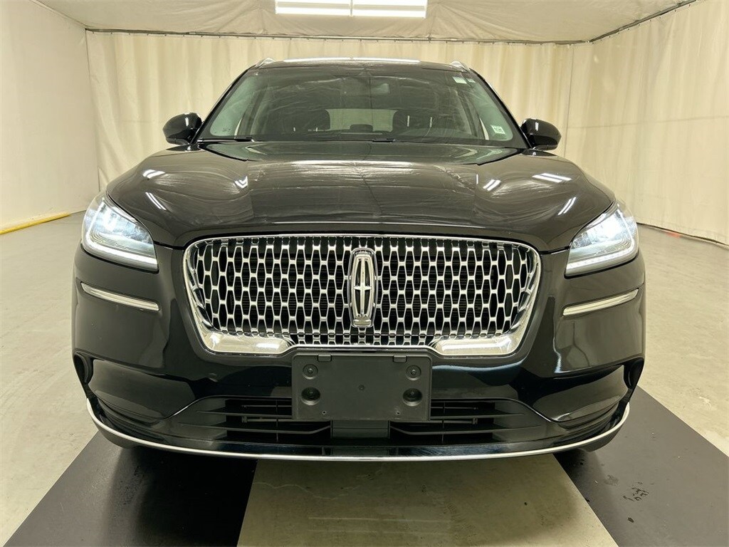 2022 Lincoln Corsair Standard photo 2
