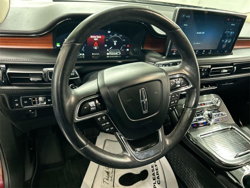 2022 Lincoln Nautilus Reserve photo 4