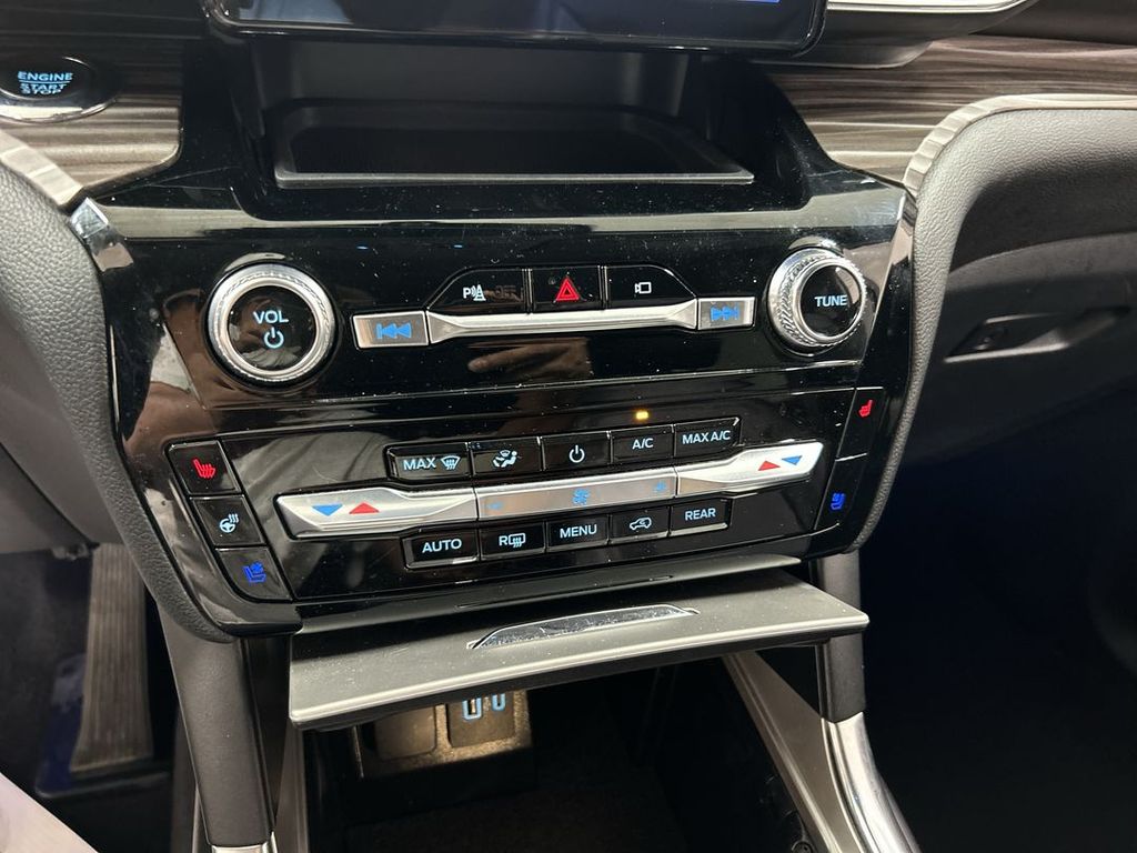 2022 Ford Explorer Limited - Photo 17