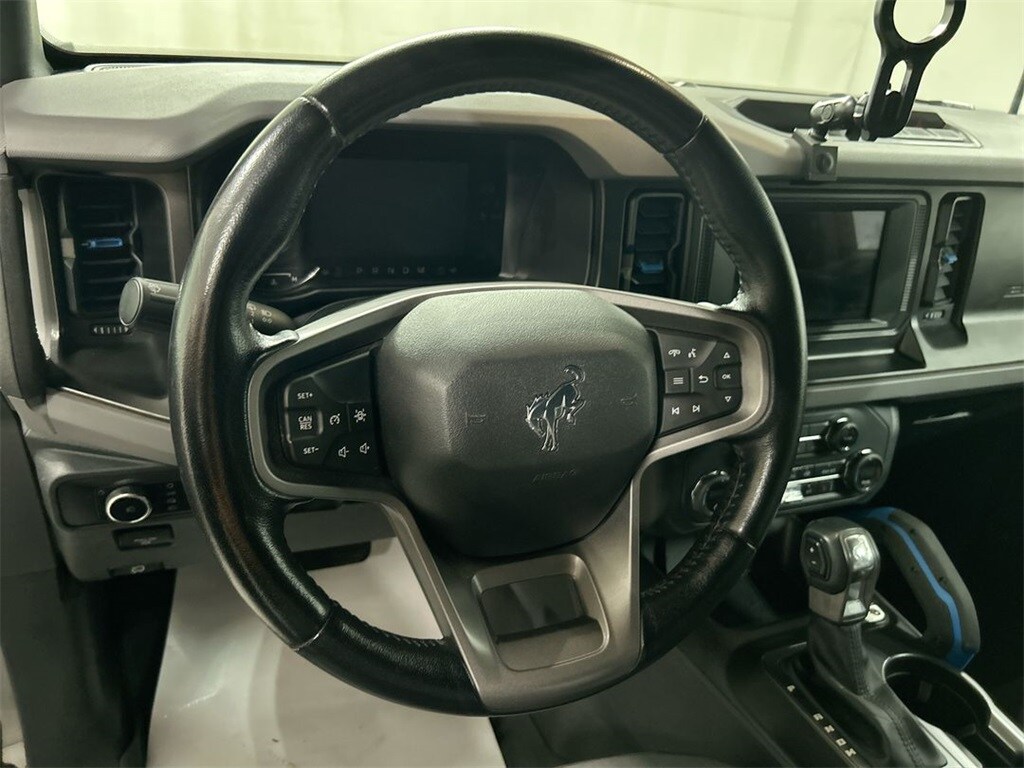 2023 Ford Bronco Black Diamond photo 4
