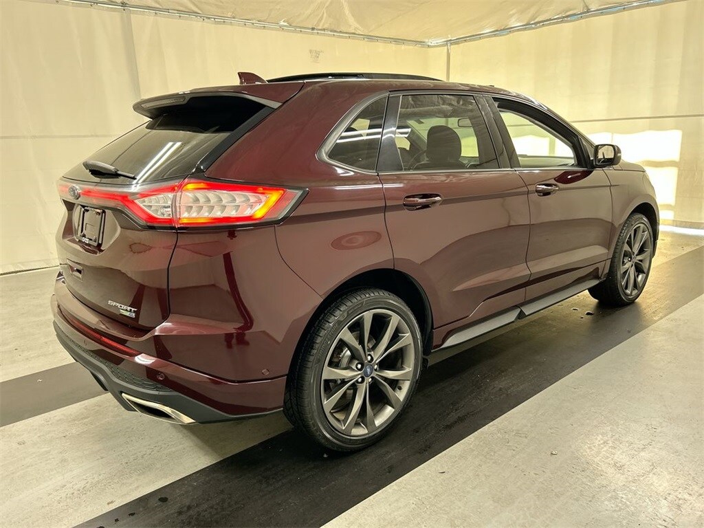 2018 Ford Edge Sport photo 2