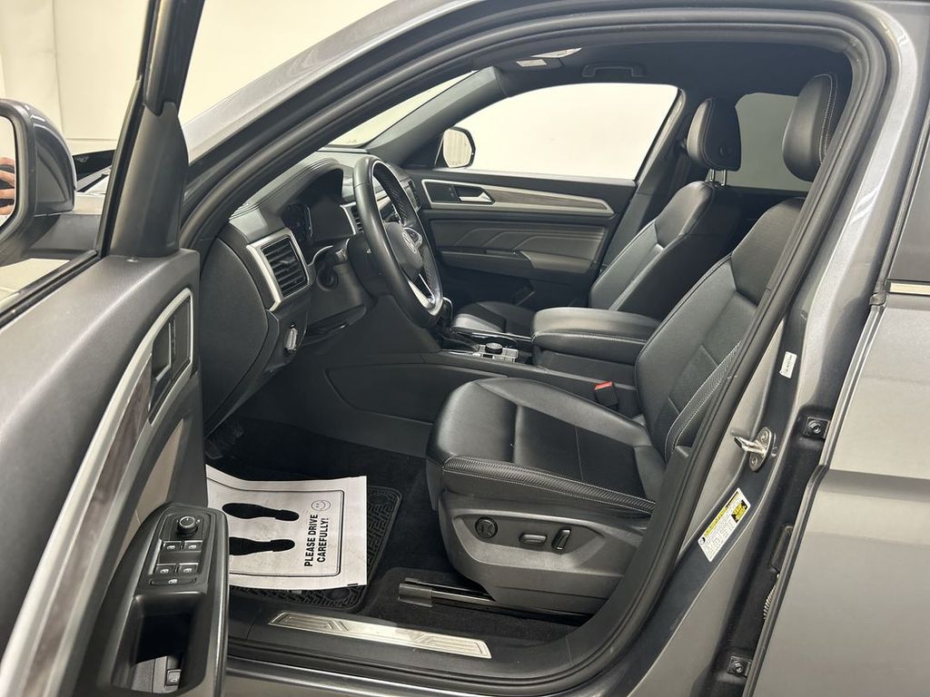 2023 Volkswagen Atlas Cross Sport SE w/Tech - Photo 9
